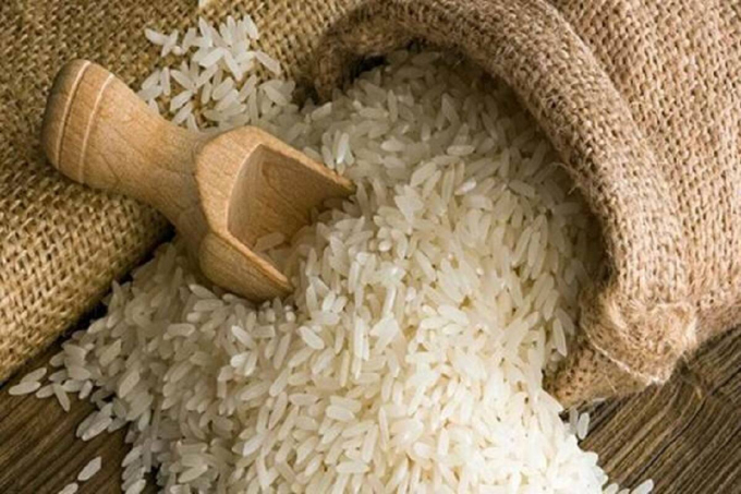Giá gạo xuất khẩu của Việt Nam và Ấn Độ giảm mạnh