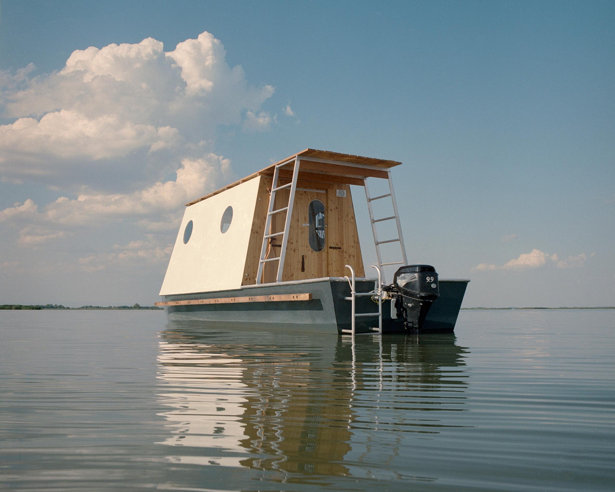Căn nhà nổi trên hồ Tisza ở Hungary - trải nghiệm thiên nhiên